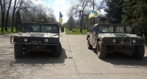 Американские «Хаммеры» все чаще можно встретить на прифронтовых дорогах Донбасса.