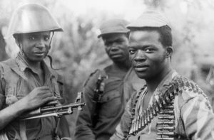 Бойцы вооруженных сил Фронта освобождения Мозамбика (ФРЕЛИМО)